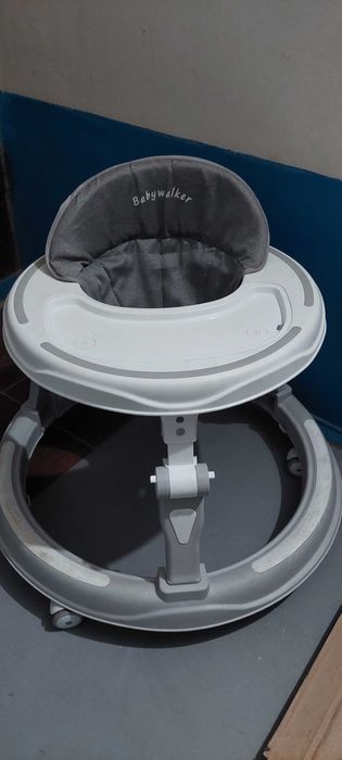 Продам ходунки для малыша