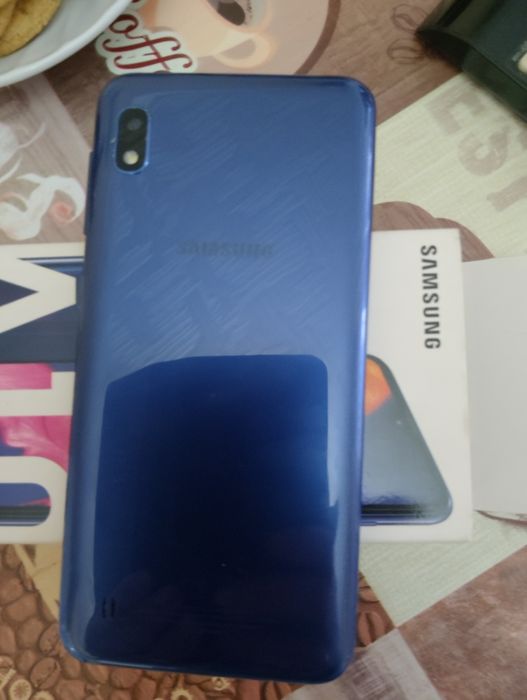 Продавам телефон А 10