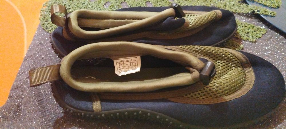 Papuci apa/nisip, kaki&bleumarin de la: Pepperts! EUR: 33/UK: 1,5/US 2