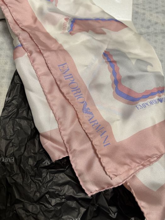 Продам платок новый очень стильный