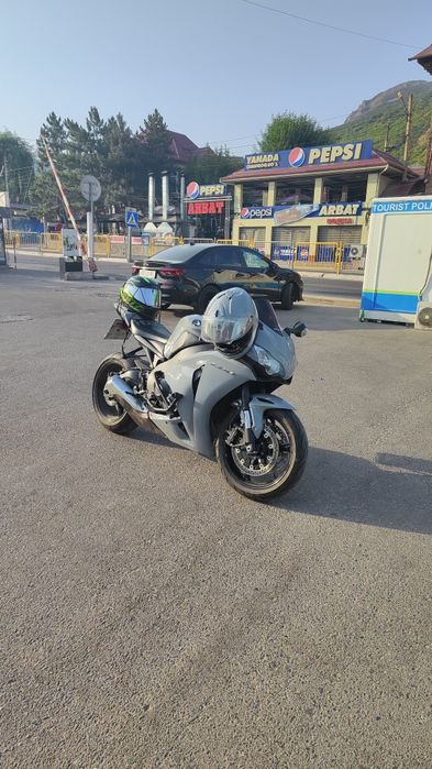 Honda cbr1000rr 2011