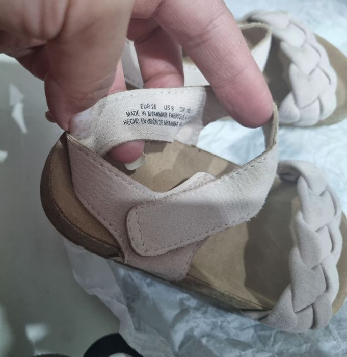 Продам сандали 26 размер