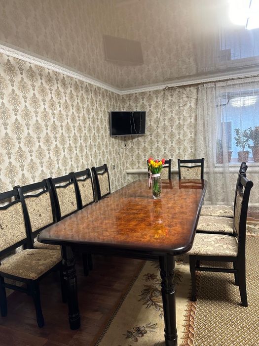 Продается стол со стульми