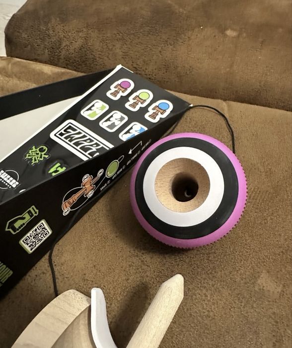 Kendama sweets broken bones- roz antiskid