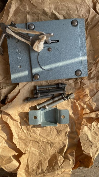 Замок в гараж…..