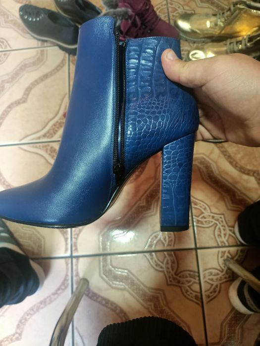 Vând încălțăminte de dama