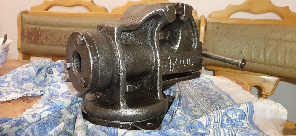 Тиски  СССР продам