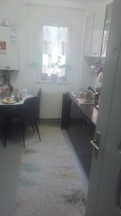 Apartament 3 camere de vanzare