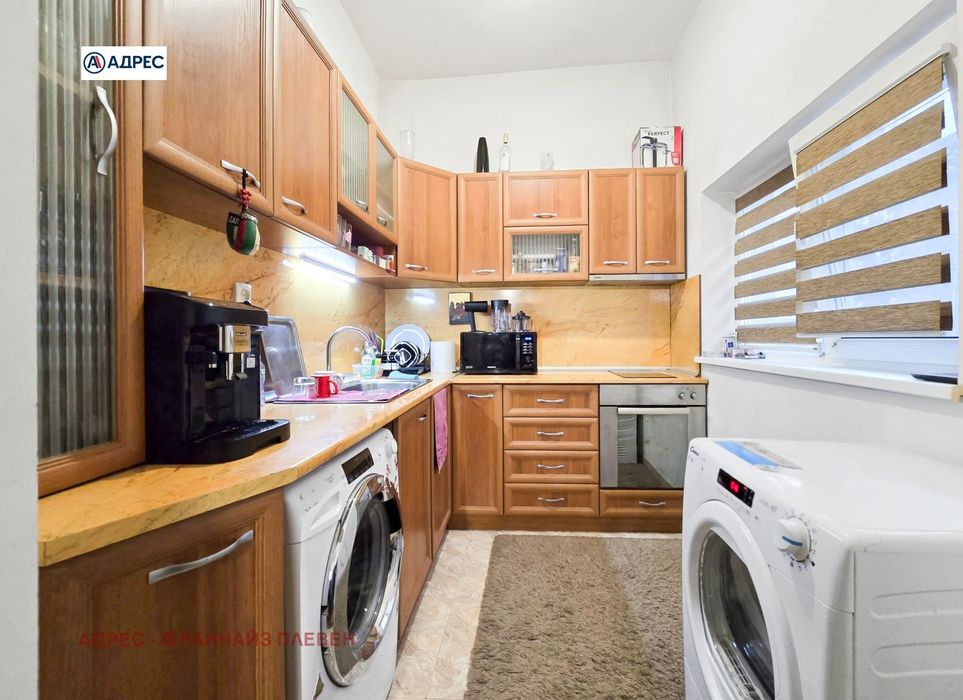 Продава се Тристаен апартамент в Плевен, Идеален център - 144 кв.м за 726 €/кв.м - Снимка #3