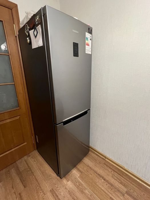 Продам б/у холодильник в отличном состоянии
