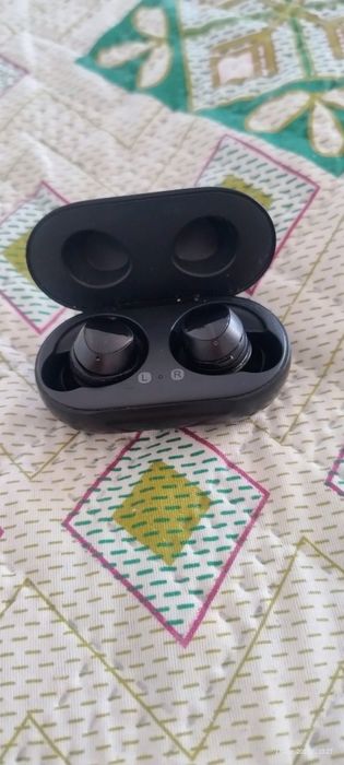 Наушники  Galaxy buds