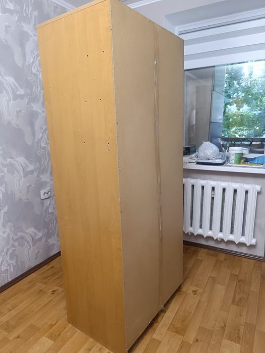 Распашной  платяной шкаф