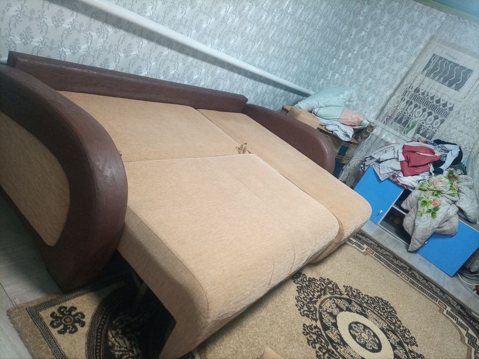 Продам диван хороший