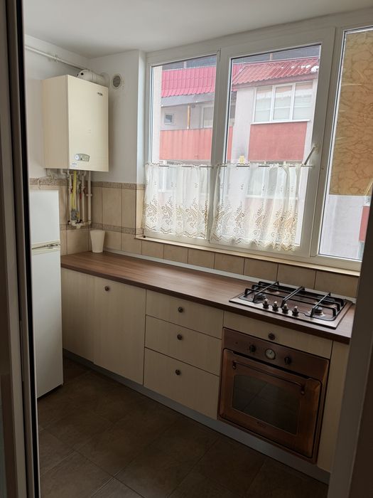 Inchiriez apartament 3 camere Centru