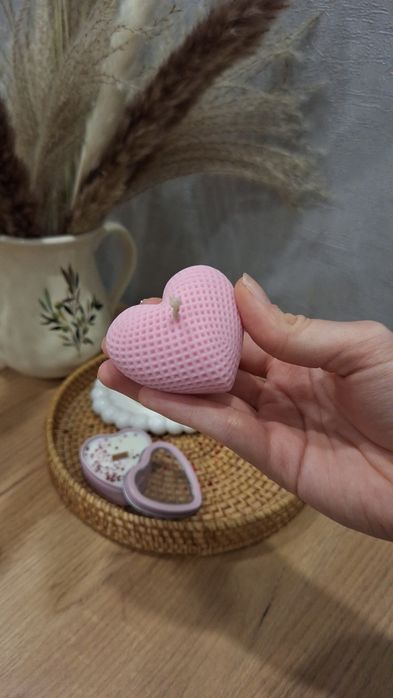 свечи и гипсовые шкатулки