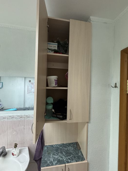 Поодам . Шкафчик, полочку