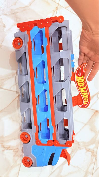 целый пакет игрушек оригинал Хот Уилс Hot Wheels