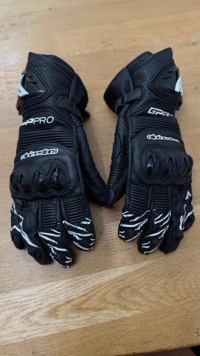 Manusi racing Alpinestars GP PRO R3