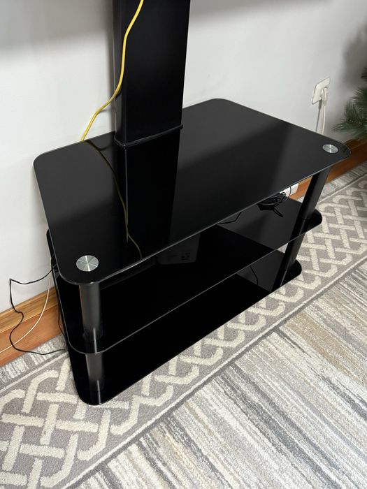 Стеклянная черная тумба под телевизор