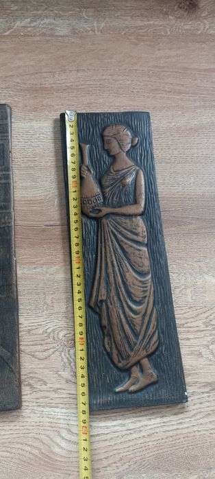 Гипсови картини - 2 бр. за 25 лв.