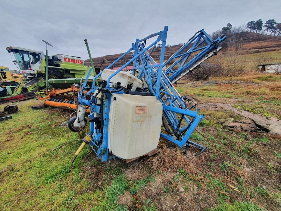 Dezmembram mașini ierbicidat purtate  Hardi, Berthoud