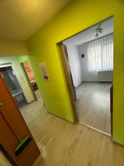 Eladó 4 szobás tömbházlakás/ De vânzare apartament cu 4 camere