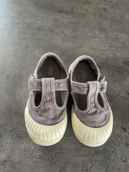 sandalute zara marimea 22