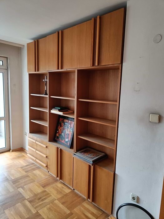 Секция от масивно дърво