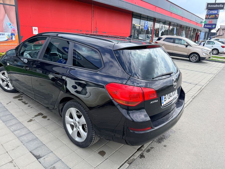 Opel Astra Opel Astra J 1.7 CDTI Sports Tourer - investitii recente