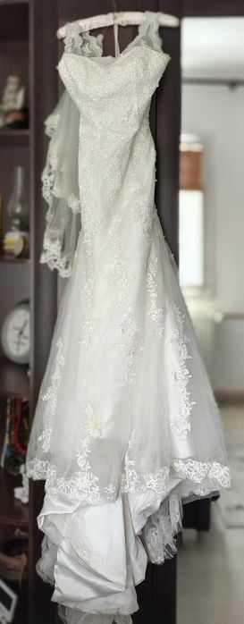 Rochie de mireasa tip sirena marime S