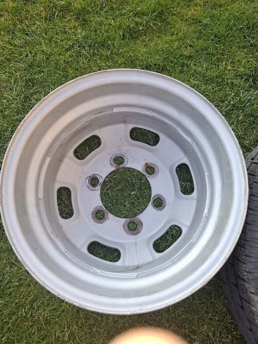 Продавам джанта с гума