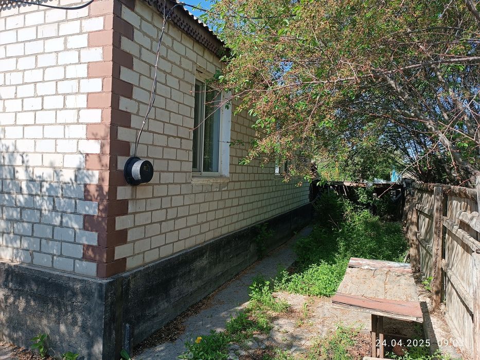 Продается частный дом , возле речки , в районе городка