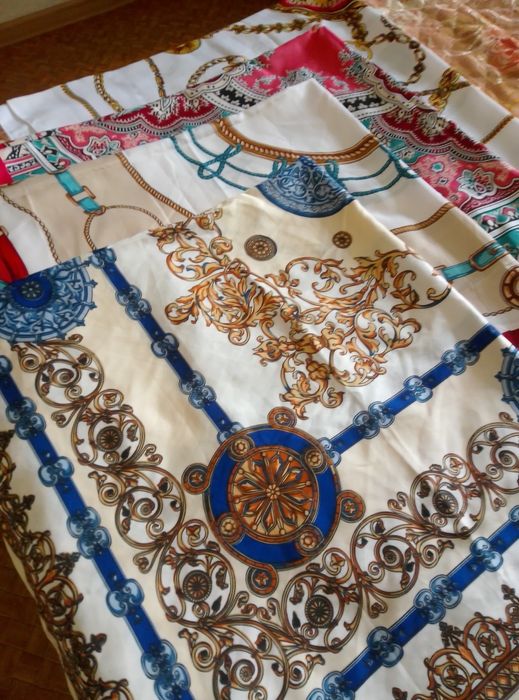 Платки новые 1м на 1 м.