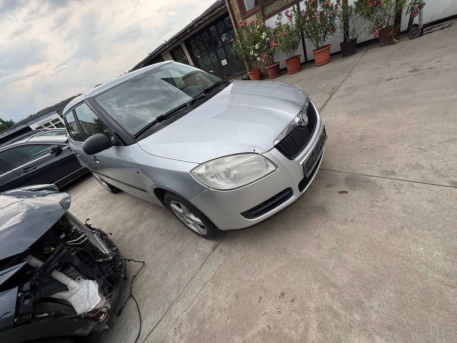 Dezmembram Skoda Fabia 2007-2014 1.2 CHF
