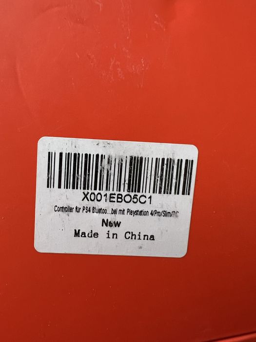 Controlere PS4 - ambele la 120lei