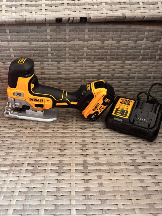 Pendular dewalt DCS335