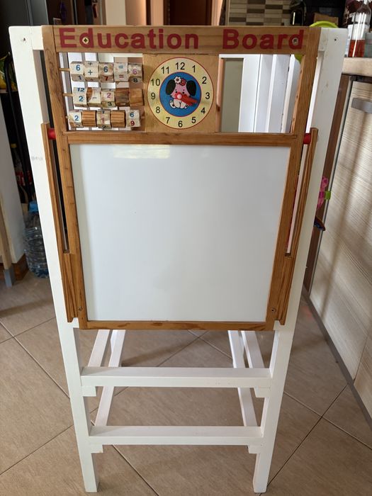 Turn de învățare Montessori din lemn + tablă educativă 2 în 1 – stare foarte bună
