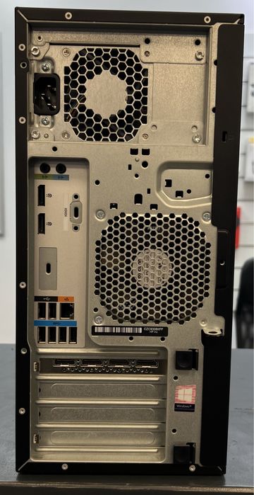 HP Z2 G4 Intel Xeon E-2144G 32GB DDR4 512GB SSD+1TB HDD NVIDIA P2000