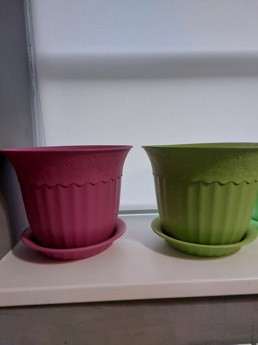 Разные горшки для цветов