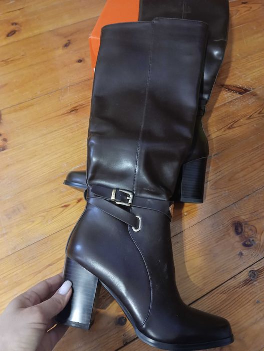 Дамски ботуши нови