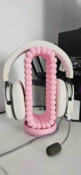 Компактна Стойка за Слушалки – Ергономичен Дизайн