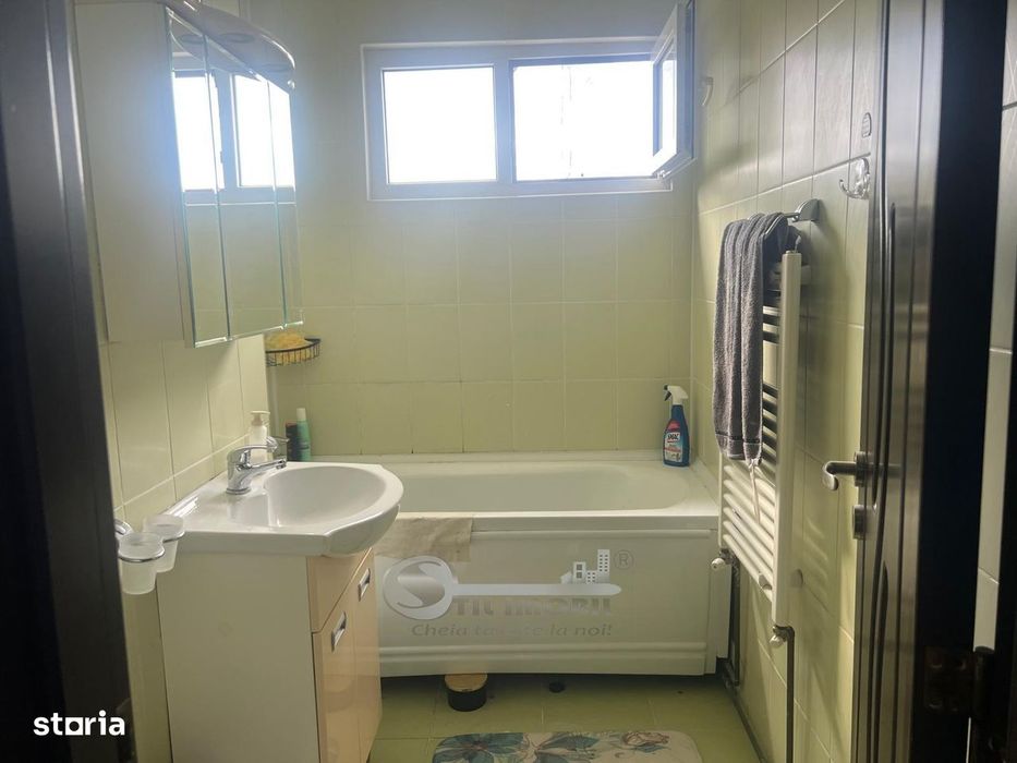 Liber, apartament 2 camere, Podu Ros 52 mp, bloc fara risc, baie cu ge