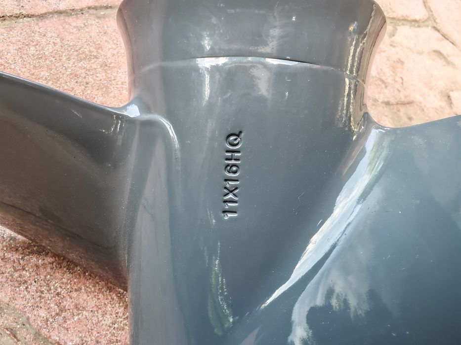 Vând elice marca Honda nouă.