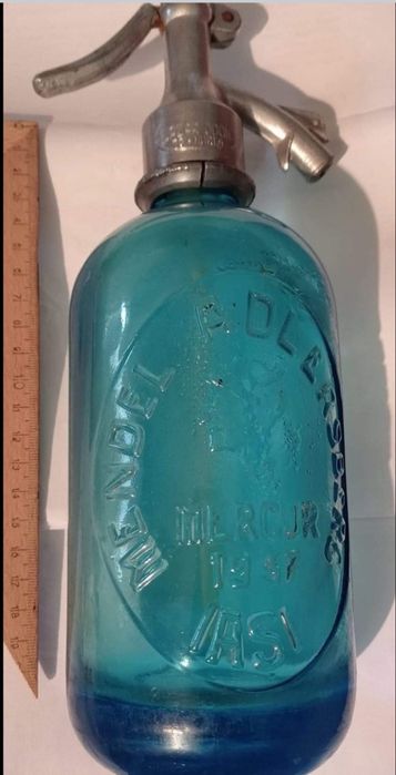 Vând sau schimb obiecte vechi.Preț în funcție de obiectul ales.