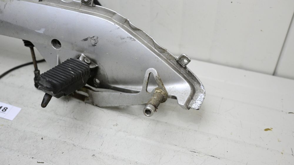 Suport Scarita Dreapta Pedala Cu Pompa Frana BMW R1200RT 2005 - 2009