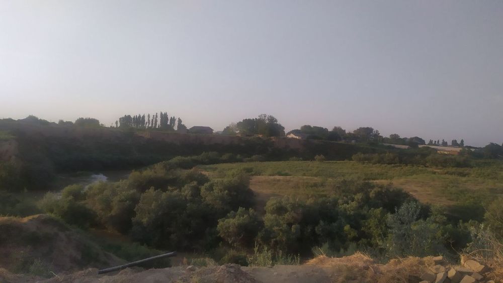 Чинозда ишлаб чикаришга жой сотилади.4гектар