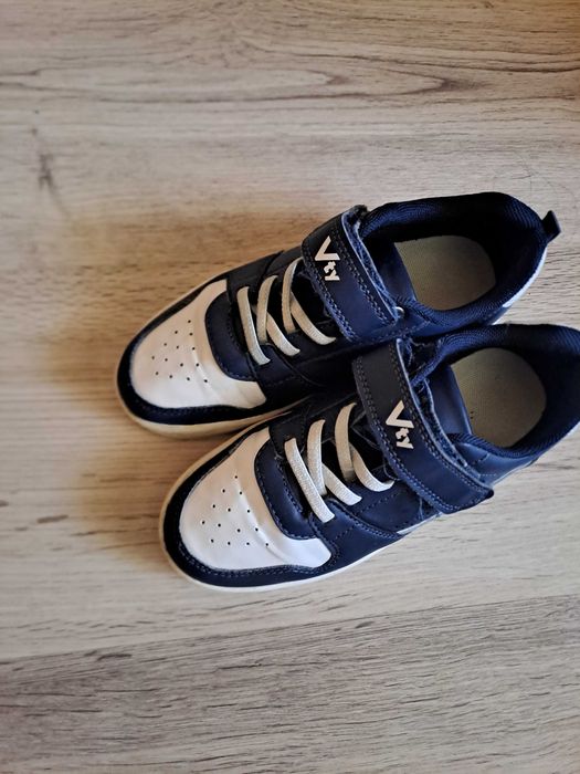Adidași pt  copiii
