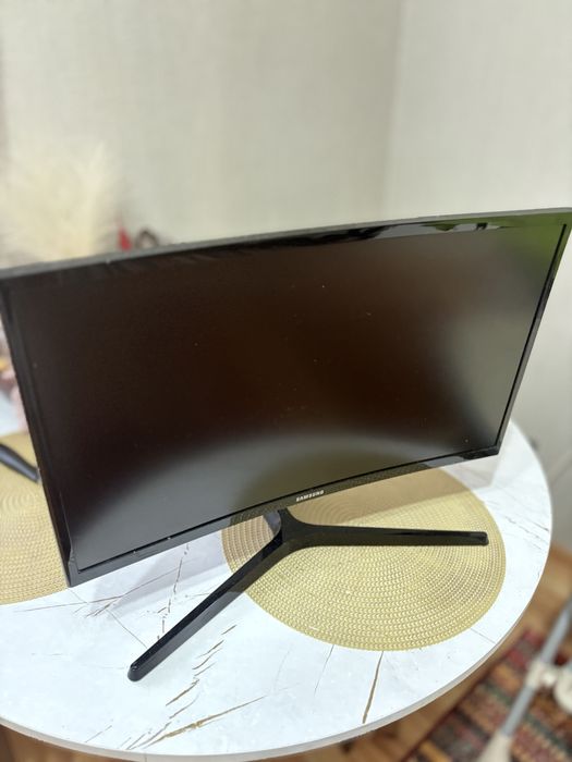 Монитор Samsung C24RG50FQ 144hz