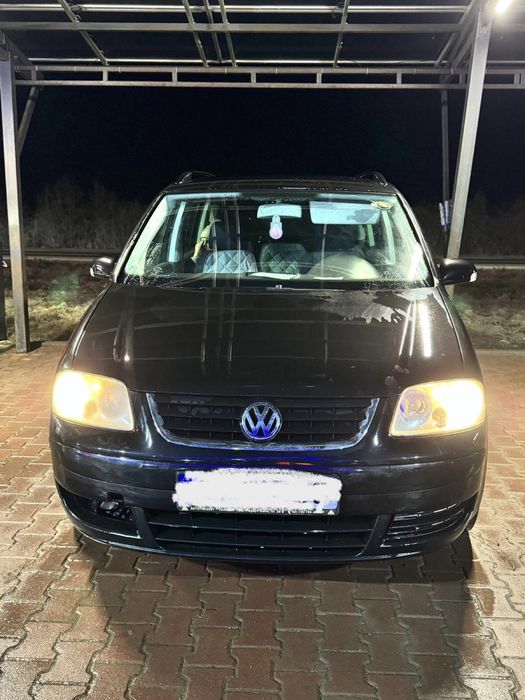 VOLKSWAGEN Touran