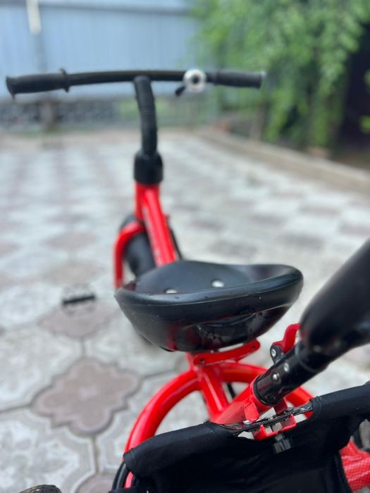 Велосипед коляска почти новая